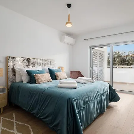 Cozy Open Plan In
